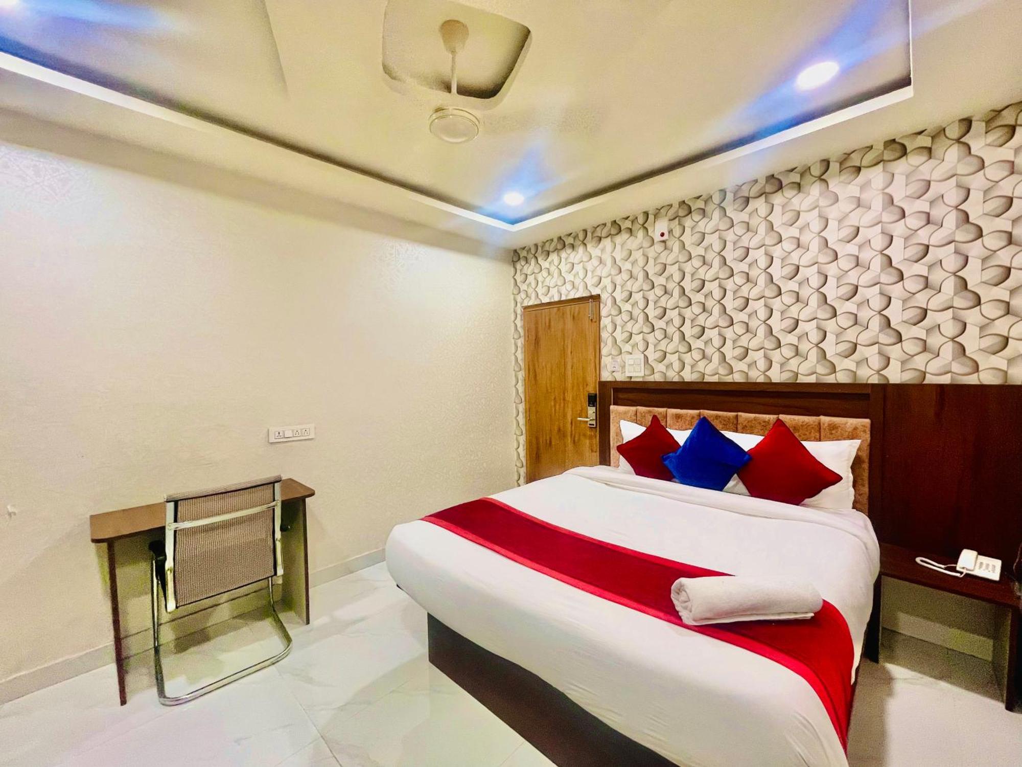 Hotel Eagle Grand Hyderabad Airport Zone เชมชาบัด ภายนอก รูปภาพ