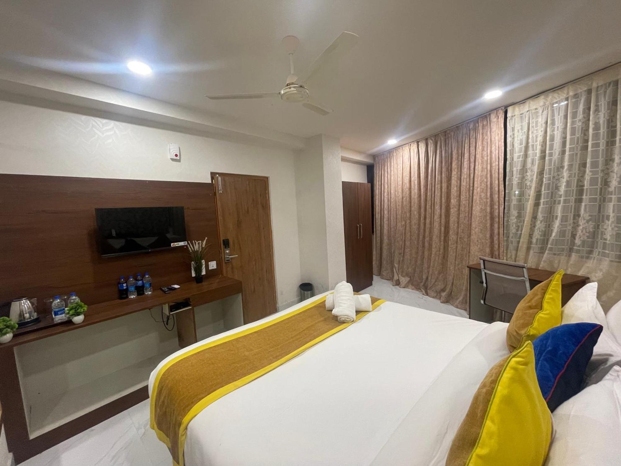 Hotel Eagle Grand Hyderabad Airport Zone เชมชาบัด ภายนอก รูปภาพ