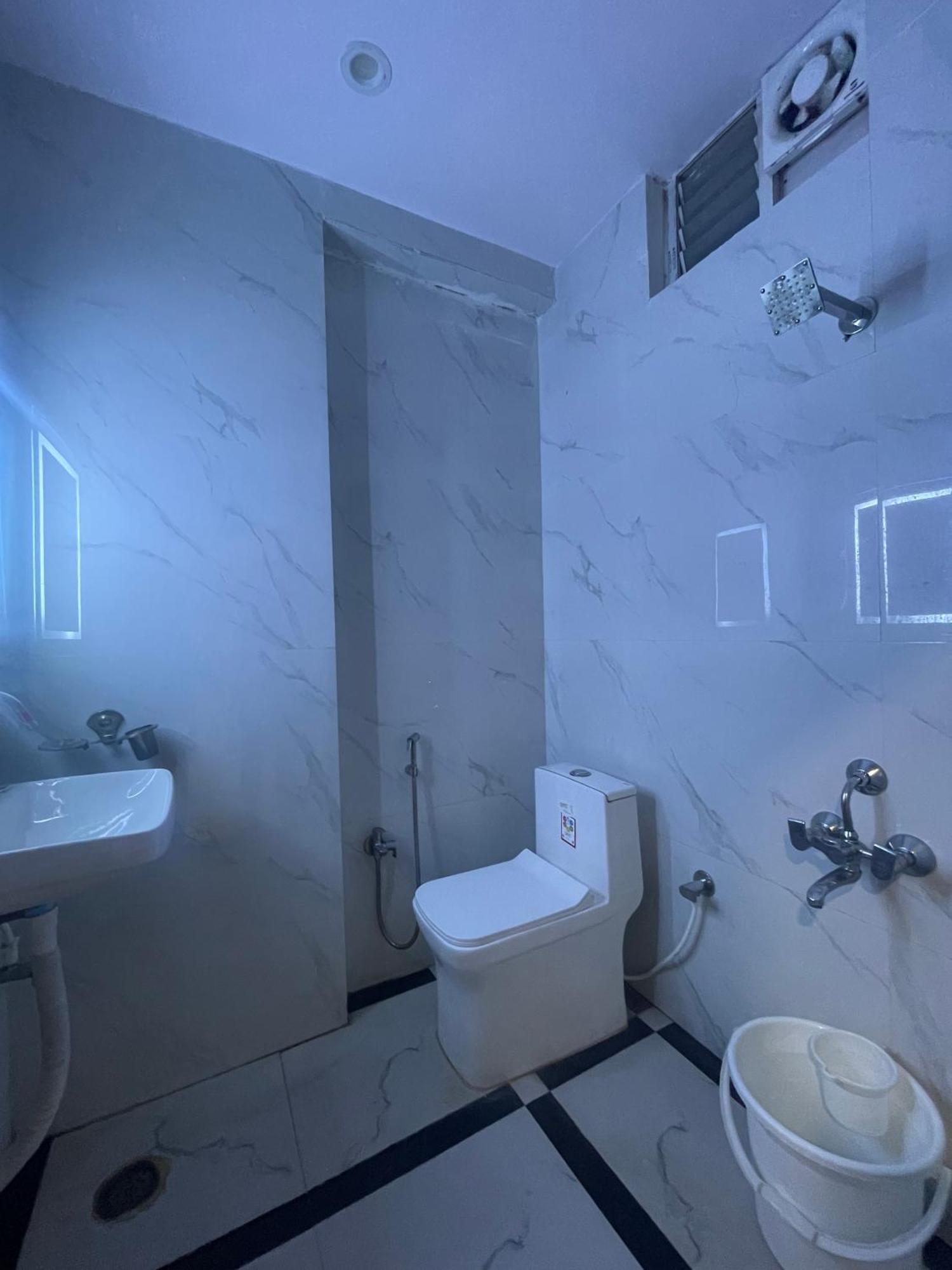 Hotel Eagle Grand Hyderabad Airport Zone เชมชาบัด ภายนอก รูปภาพ